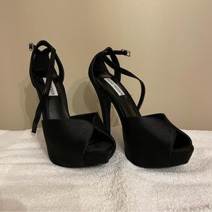 ✨Steve Madden Tia Pumps✨